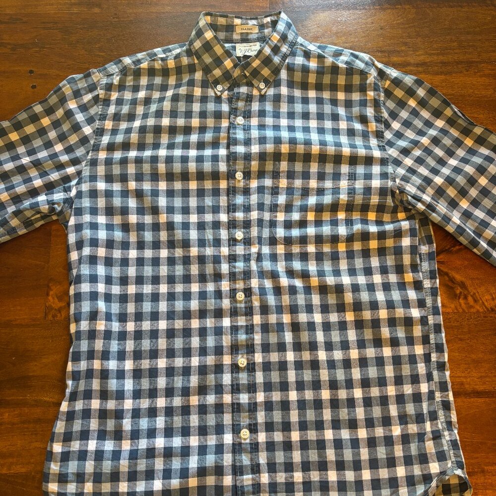J.Crew Men’s Classic Fit Button-Down Shirt – Size Medium